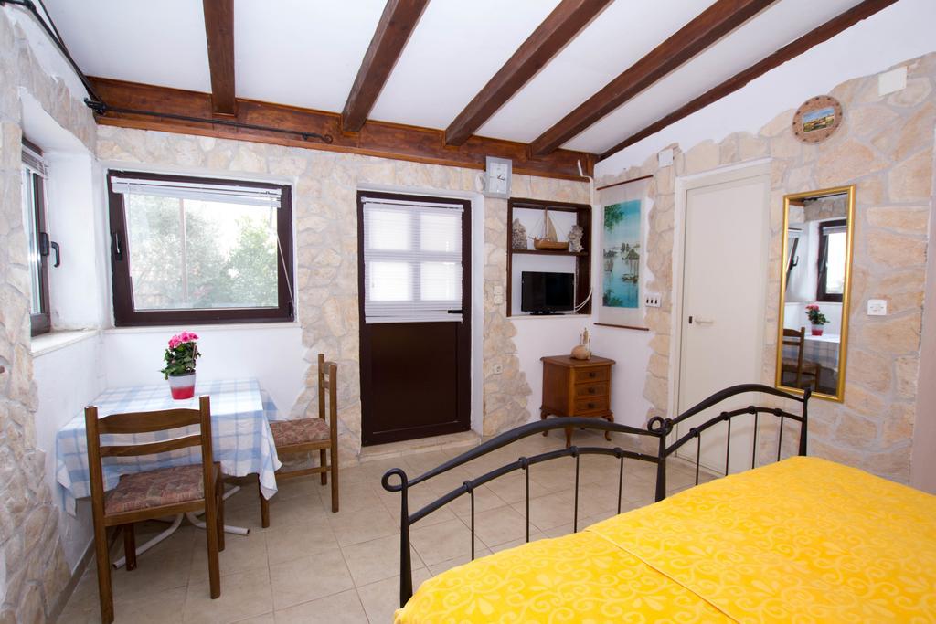 Apartments Marina Трогир Стая снимка