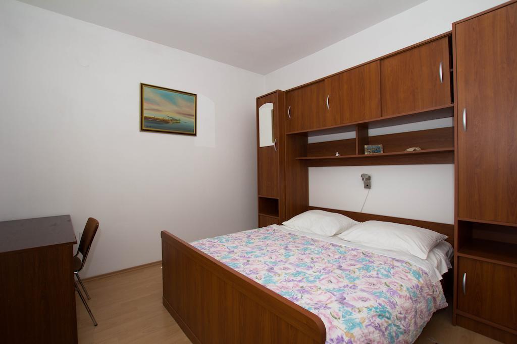 Apartments Marina Трогир Стая снимка