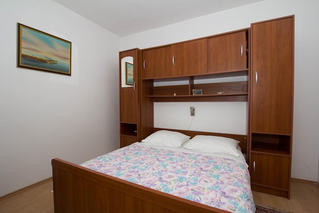 Apartments Marina Трогир Стая снимка